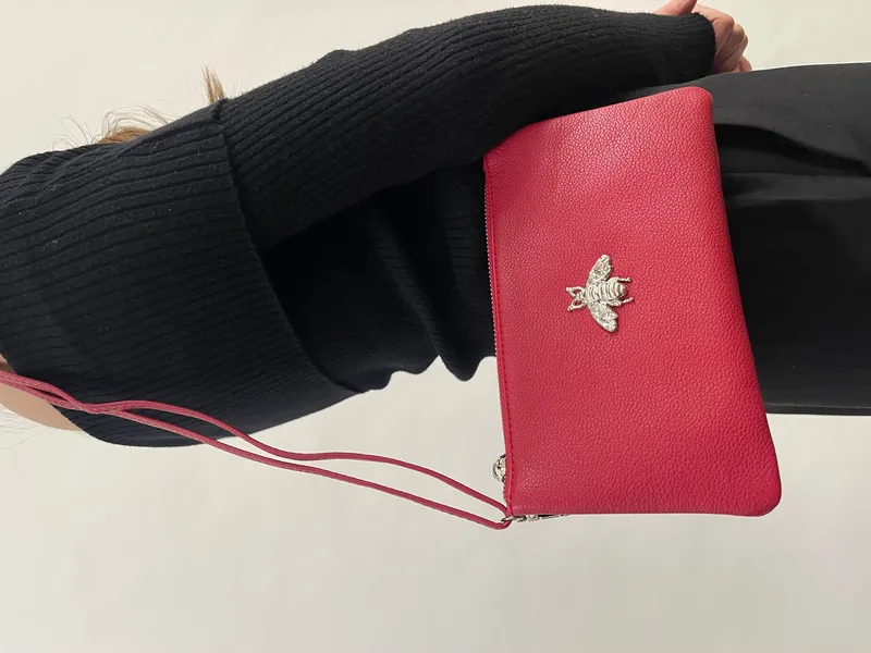 Svnx Bee Crossbody Bag in Red Red
