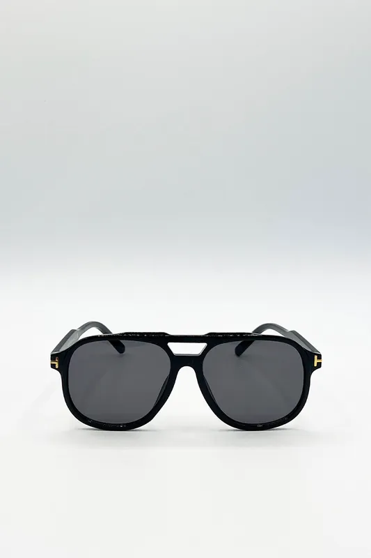 Svnx Oversized Navigator Sunglasses in Black Black One Size
