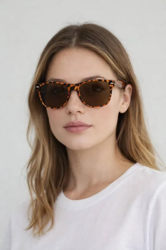 Svnx Unisex Classic Wayfarer Plastic Frame Sunglasses in Brown - Brown - Size: One Size