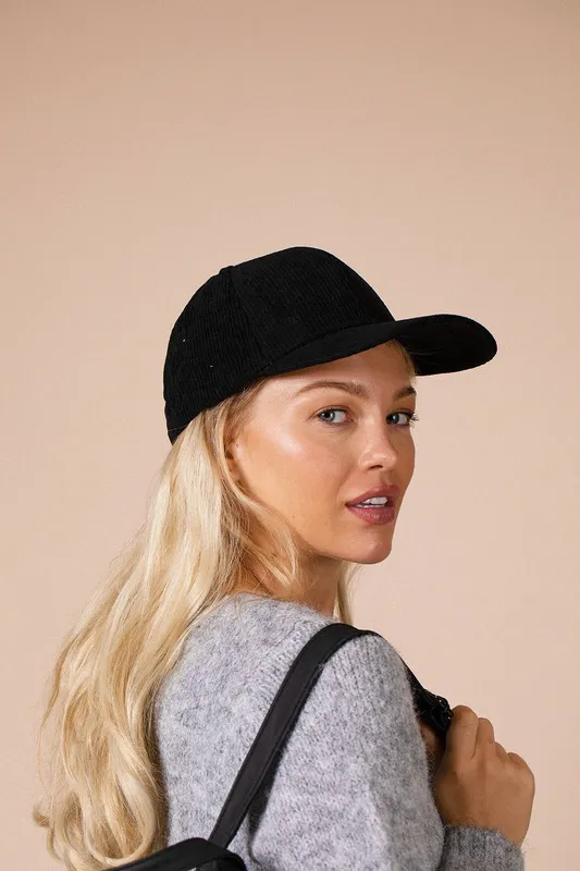 Svnx Corduroy Cap in Black Black One Size