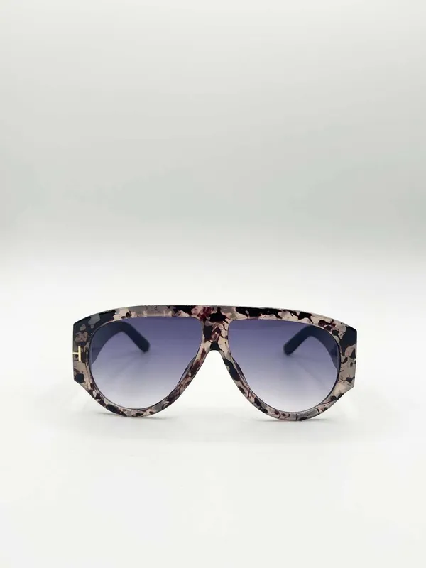 Svnx Unisex Oversized Rounded Sunglasses in Black Black One Size female
