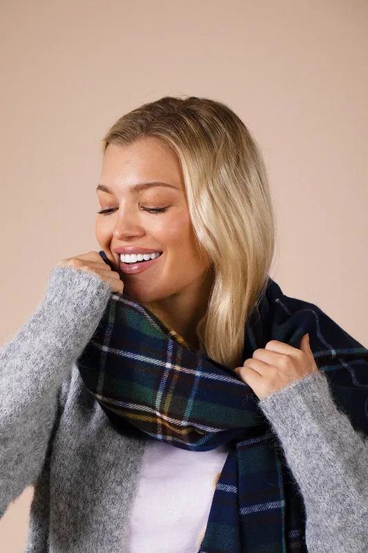 Svnx Unisex Tartan Woven with Tassels in Navy - Navy - Size: One Size