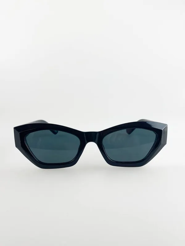 Svnx Women's Angular Cat-Eye Sunglasses in Black - Black