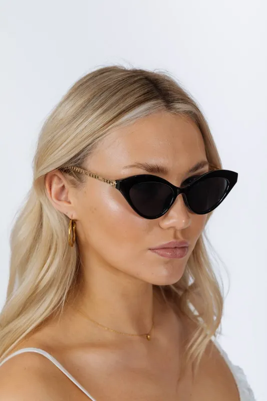 Svnx Women's Cat-Eye Sunglasses in Black - Black
