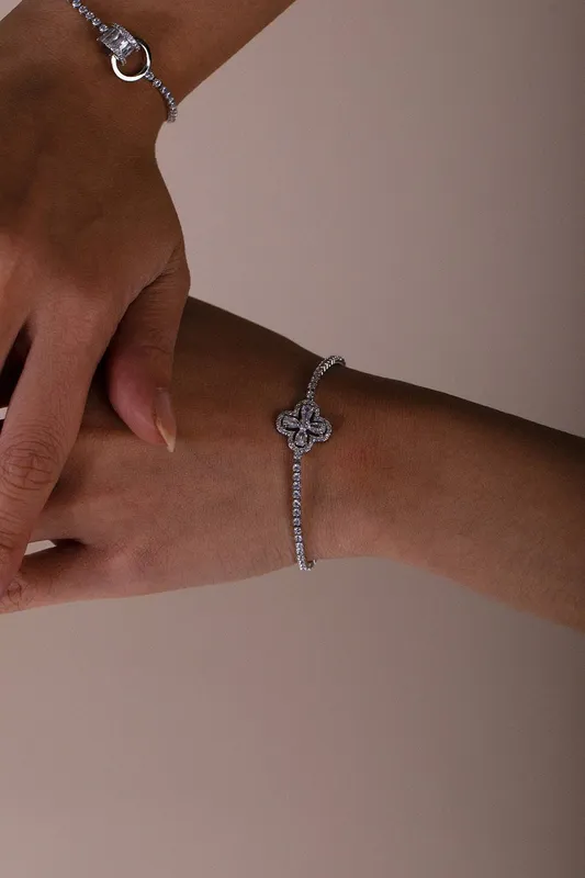 Svnx Women's Clover Diamante Bracelet in Silver - Silver