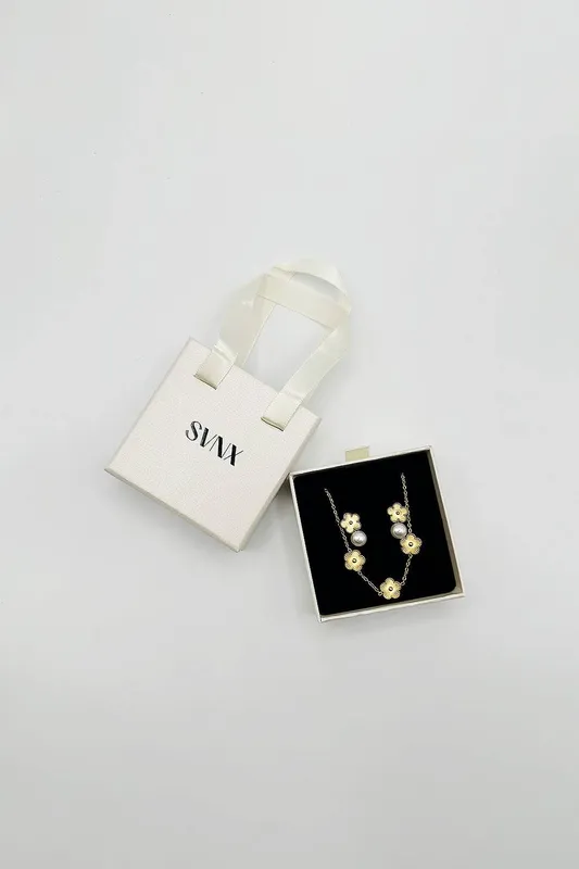 Svnx Women's Floral Pearl Stud Earrings & Bracelet in Gold - Gold