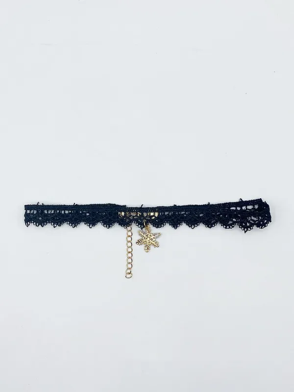 Svnx Women's Lace Choker With Snowflake Charm in Black Black One Size