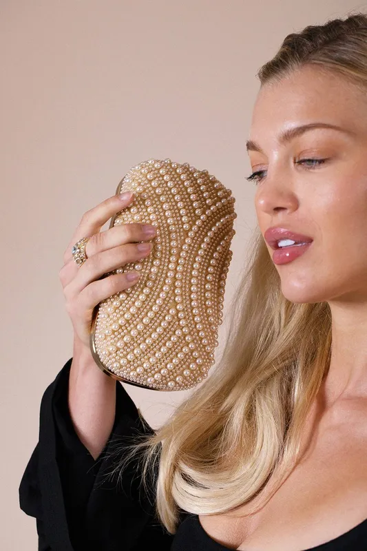Svnx Women's Oval Pearl Clutch Bag In Gold Gold One Size