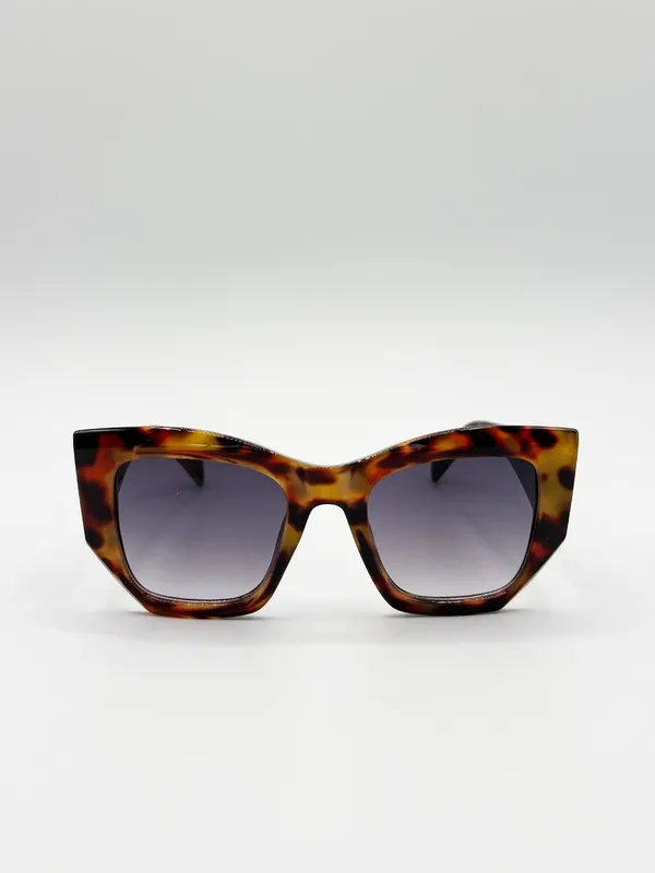 Svnx Women's Square Cat-Eye Sunglasses in Tortoiseshell in Brown - Brown