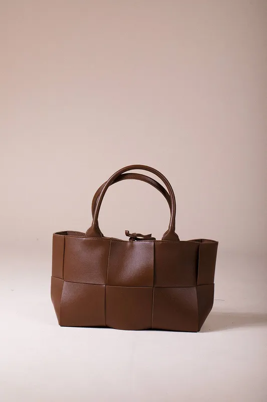 Svnx Women's Wide Woven Tote In Brown Bag - Brown