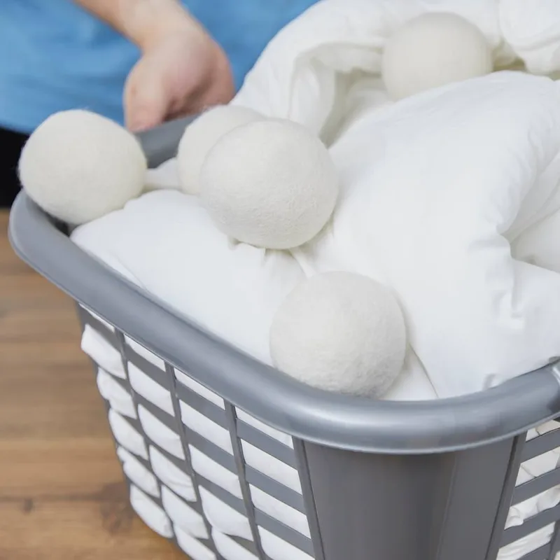 Swan Lynsey x6 Wool Dryer Balls & Oval Collapsible Laundry Basket in Pink - Pink
