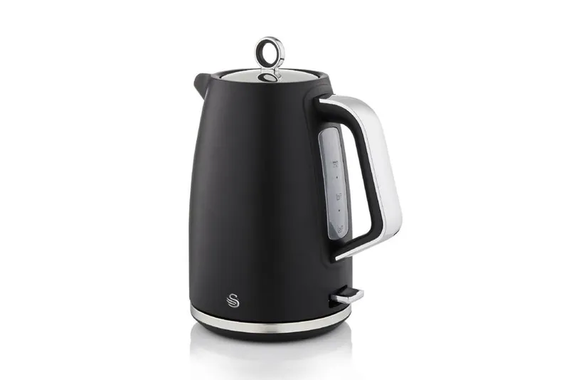 Swan Unisex Serenity Kettle w/ Matt Finish in Black Black female