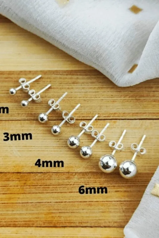 The Colourful Aura Women's Pure Silver Round Ball Studs Earrings 4mm Silver