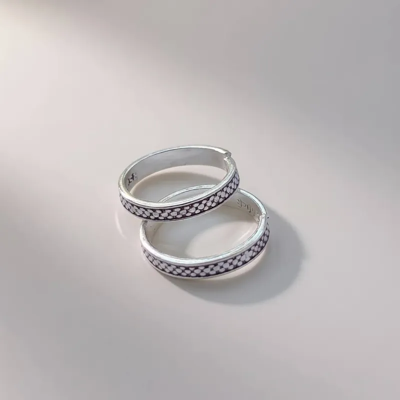 The Colourful Aura Women's Purple Adjustable Pure Silver Bohemian Foot Toe Ring - Purple