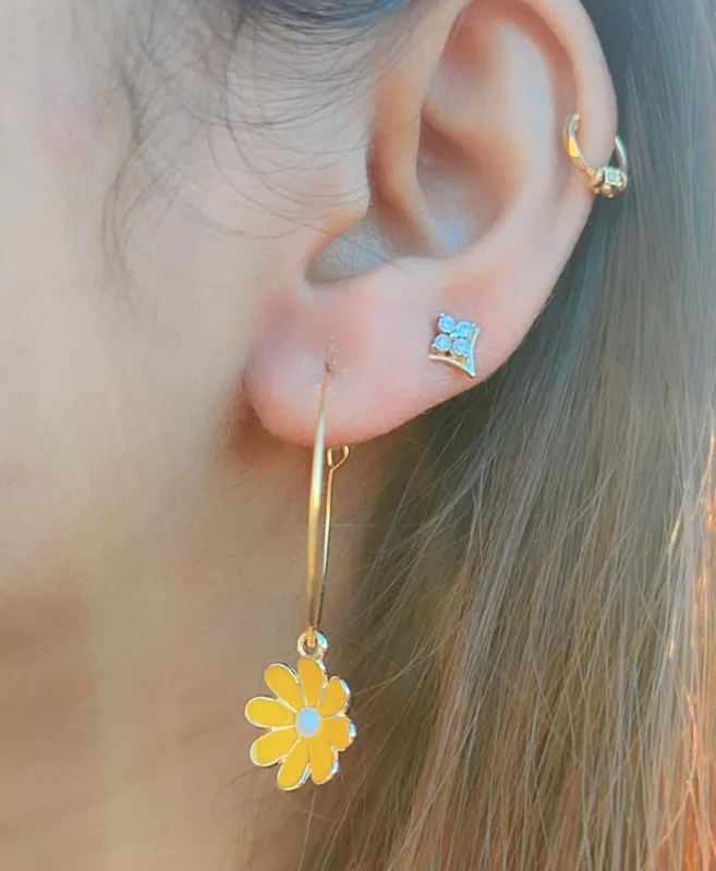 The Colourful Aura Women's Sunflower Charm Floral Colourful Hoop Earring in Yellow Yellow