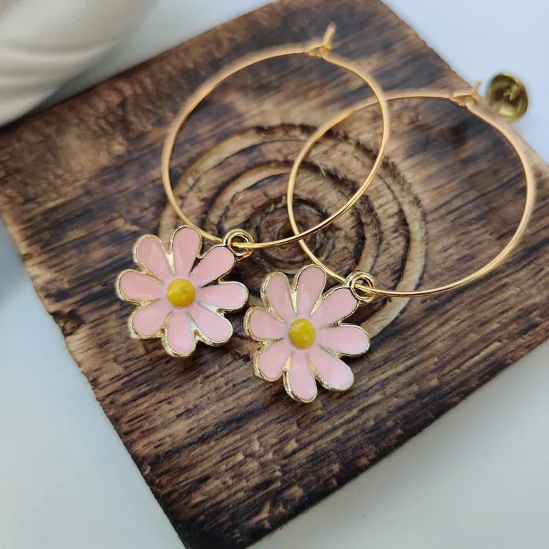 The Colourful Aura Women's Sunflower Charm Floral Colourful Hoop Earring in Pink - Pink