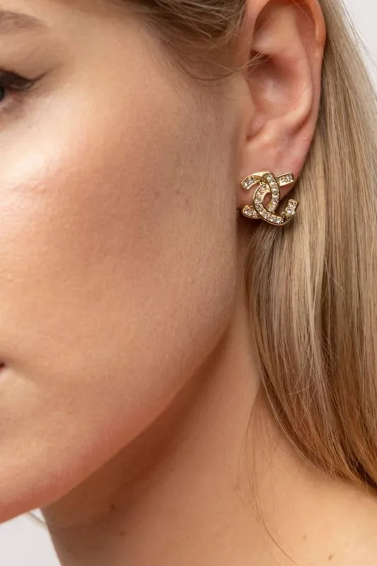 The Colourful Aura Women's Zircon Arc C-Shaped Geometric Set Studs in Gold Gold