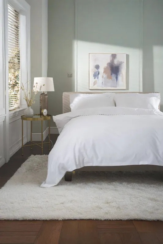 The Lyndon Company Kingston Soft Cotton Duvet Set in White Size: Single - White - Size: Single