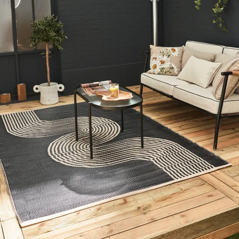 The Rugs Reversible Weatherproof Outdoor Rug Wavy Line Black & Beige Size: 120cm x 160cm - Black