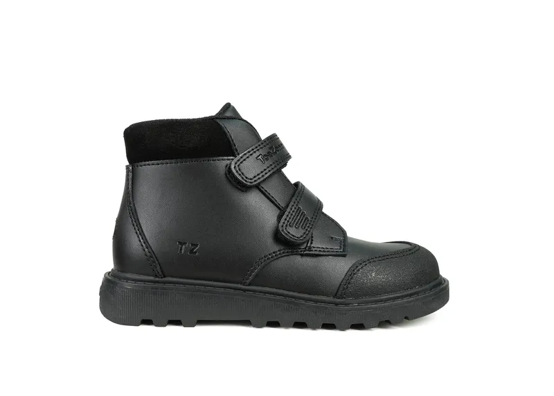 ToeZone Boy's Levi Black Ankle Boot Size: Infant 8 Black