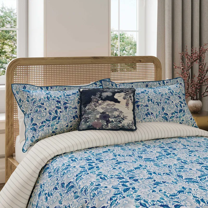 V&A; Ornamental Bloom Duvet Cover King Size Indigo