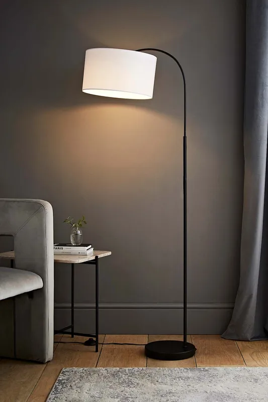 ValueLights Curva Trend Black Floor Lamp - Black