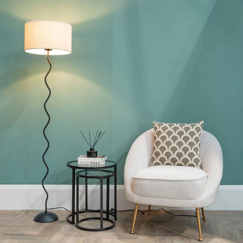 ValueLights Wiggle Black Metal Floor Lamp With Boucle Lampshade - Black