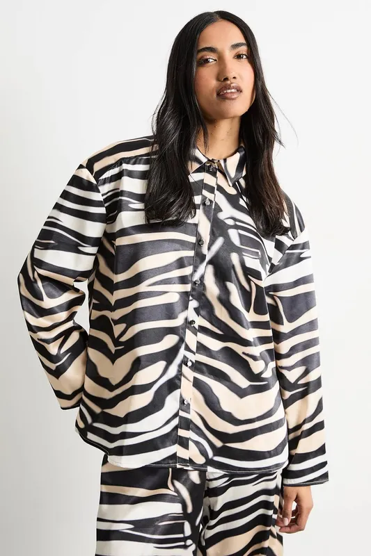 Warehouse Women's Zebra Printed Oversized Satin Shirt Size: 14 - Zebra