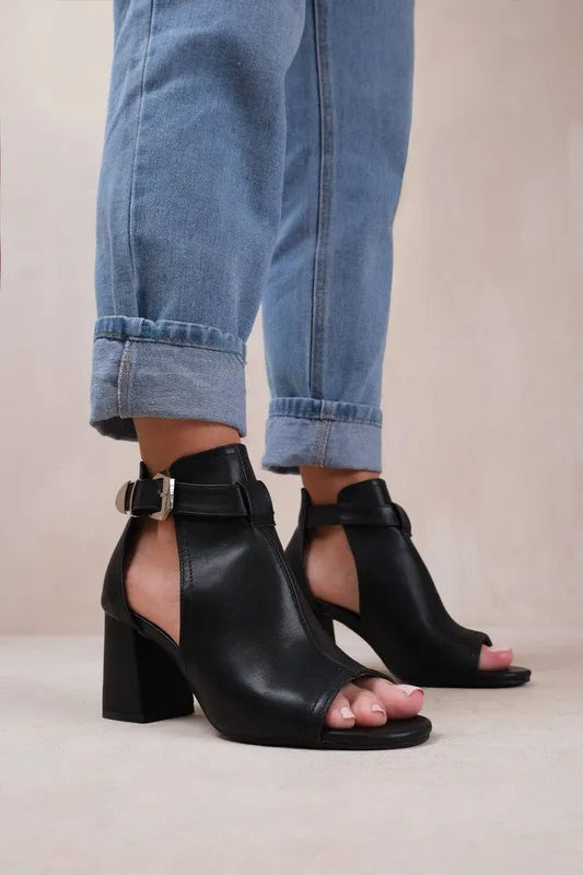 Where's That From Women's 'Lisa' Block Heels in Jet Black Size: 8 - Jet Black
