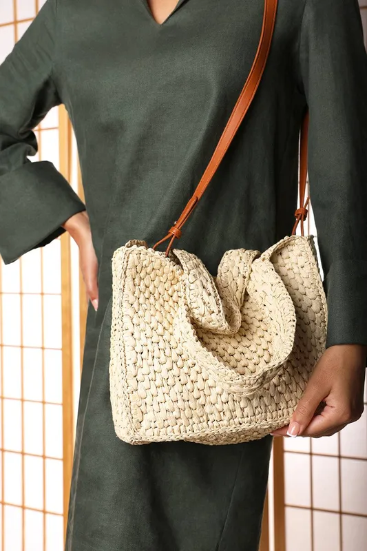 Where's That From Women's Vivid Raffia Tote Bag in Natural - Natural