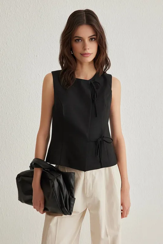 Wovcor Women's Sleeveless Tie-Front Crepe Top in Black Size: 10 Black 10