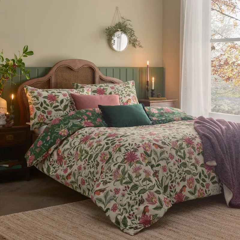 Wylder Nature Beatrice Reversible Floral Duvet Cover Set Size: Single Multicolor Single