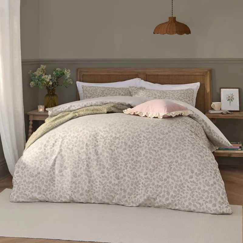 Wylder Unisex Grace Leaf Jacquard Satin Duvet Cover Set in Natural Size: Single Natural female
