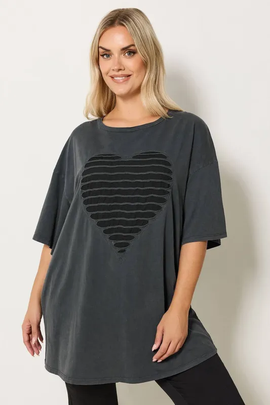 Yours Women's Distressed Heart T-Shirt in Grey Size: 20 Grey