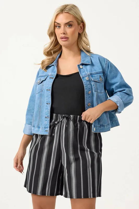 Yours Women's Stripe Shorts in Black Size: 26-28 - Black - Size: 26-28