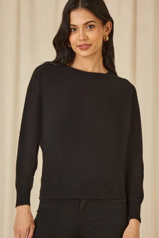 Yumi Women's Black Knitted Batwing Jumper Size: Small Black S